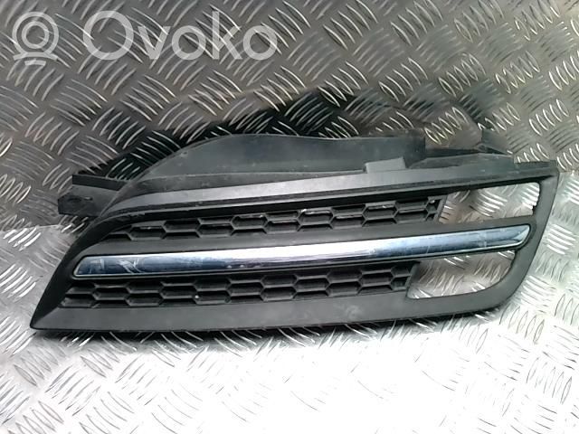Nissan Micra C+C Grilă inferioară bară față