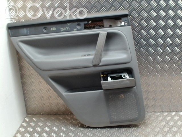 Volkswagen Touareg I Baguette moulure de porte arrière