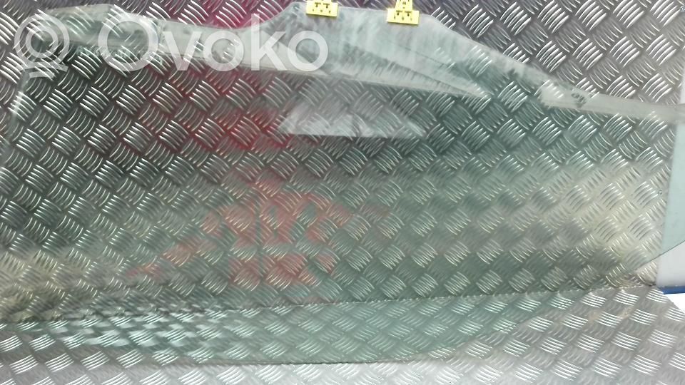 Nissan Micra C+C Vetro del finestrino della portiera anteriore - quattro porte