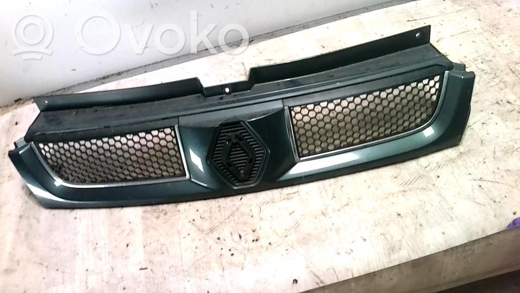Rejilla delantera   8200204450,8200204450