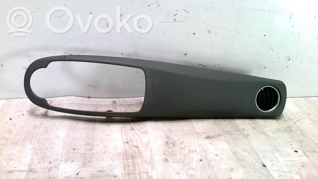 Toyota Yaris Rejilla de ventilación central del panel 