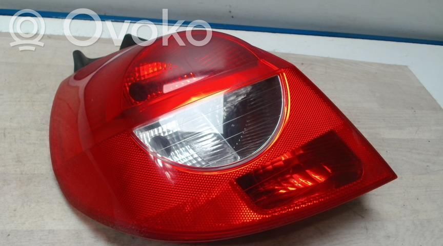 Renault Clio III Lampă spate în caroserie 