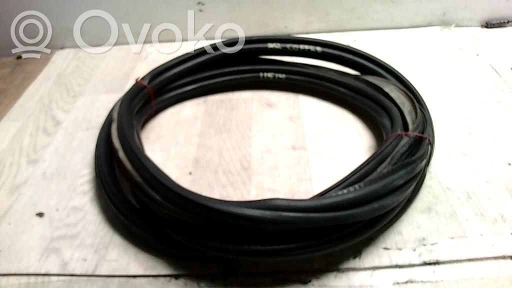 Opel Corsa D Gumowa uszczelka bagażnika tylnego / Na karoserii 
