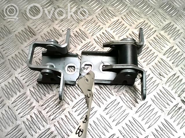 Opel Meriva B Etuoven saranasarja 