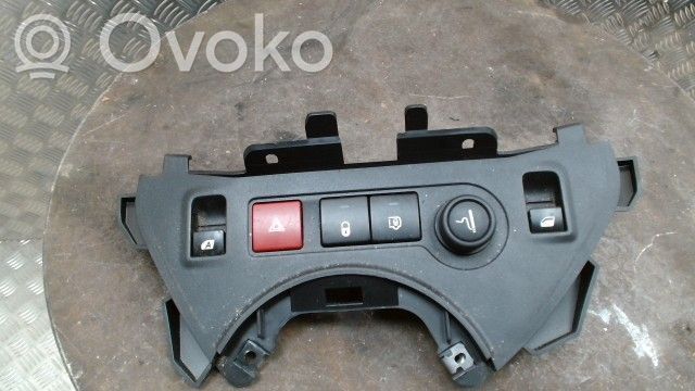 Botón interruptor de luz de peligro   00006990L2,00006990L2