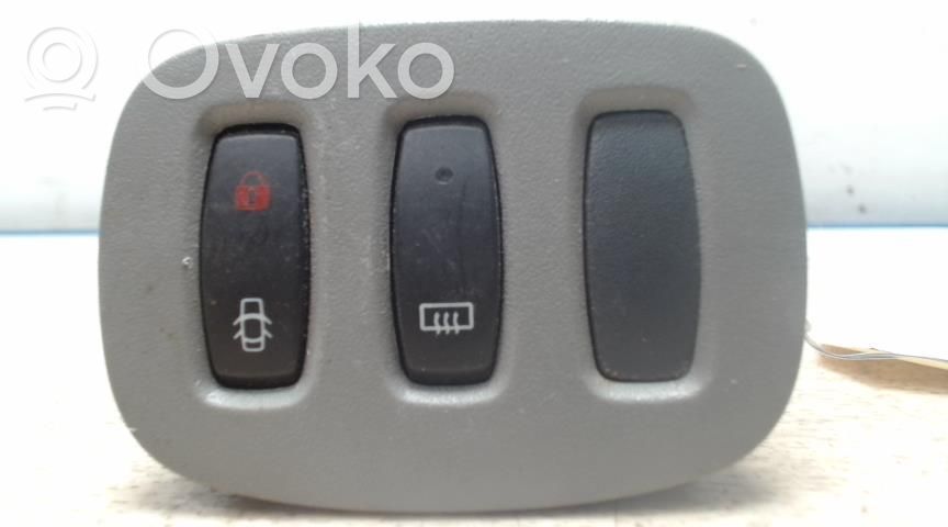 Renault Trafic II (X83) Botón interruptor de bloqueo de puertas 