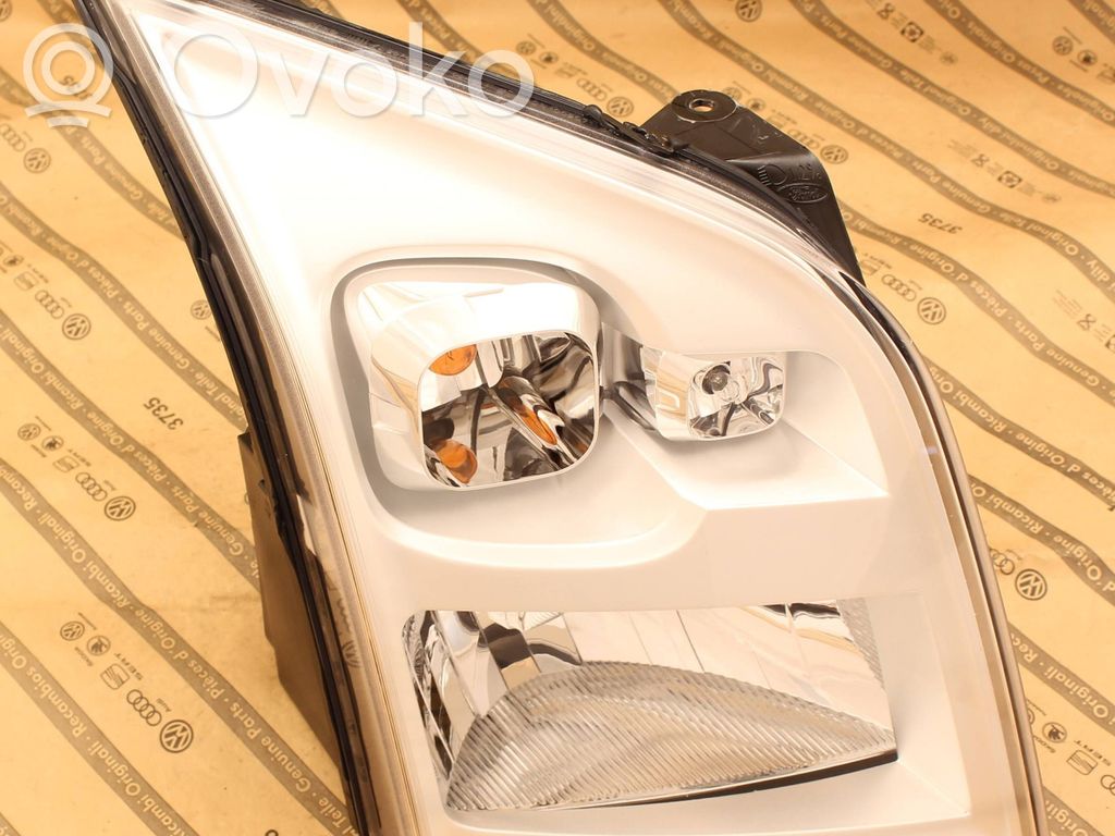Ford Transit Lampa przednia 