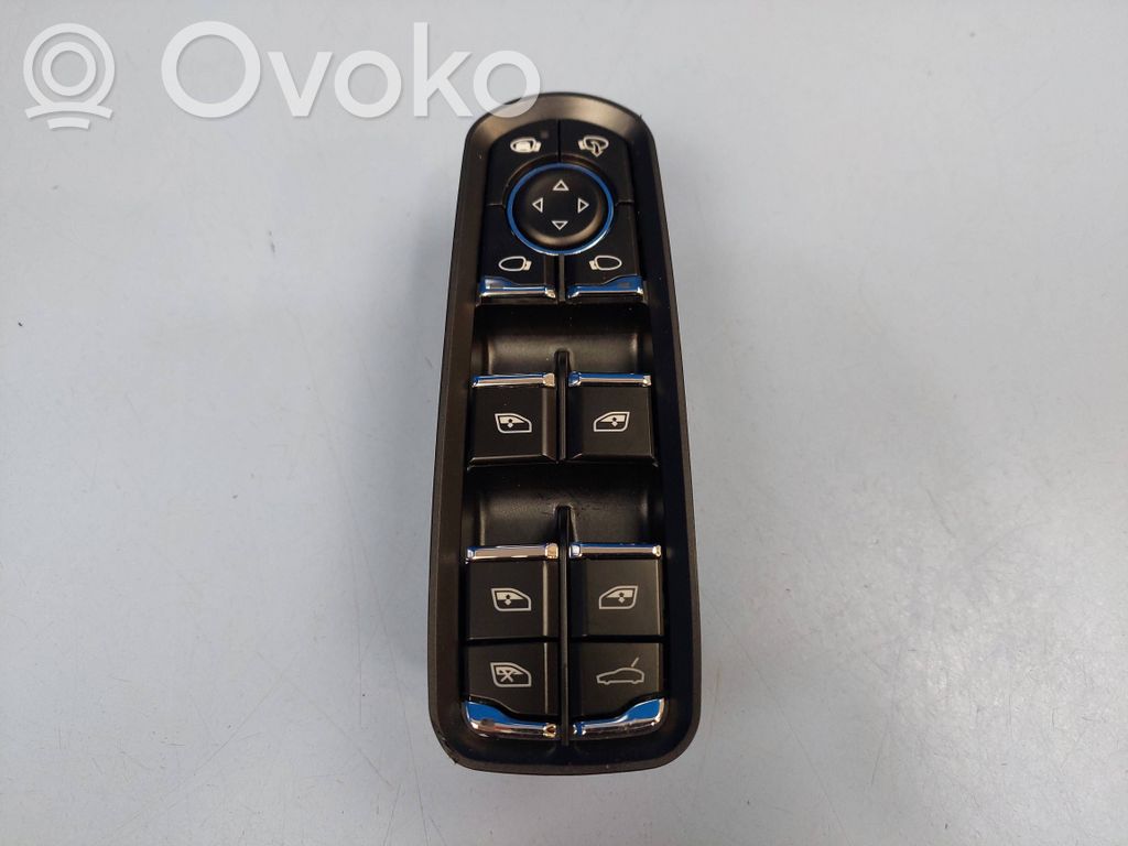 Porsche Cayenne (92A) Electric window control switch 