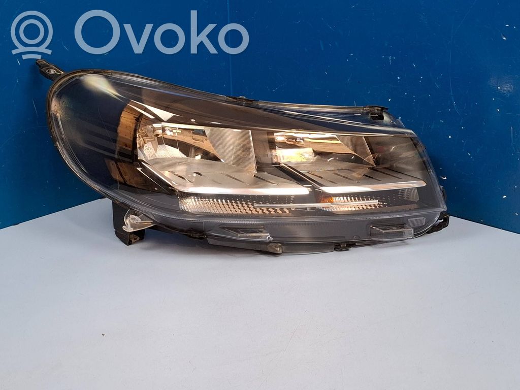 Toyota Proace Lampa przednia 