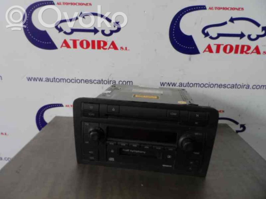 Radio / CD-Player / DVD-Player / Navigation