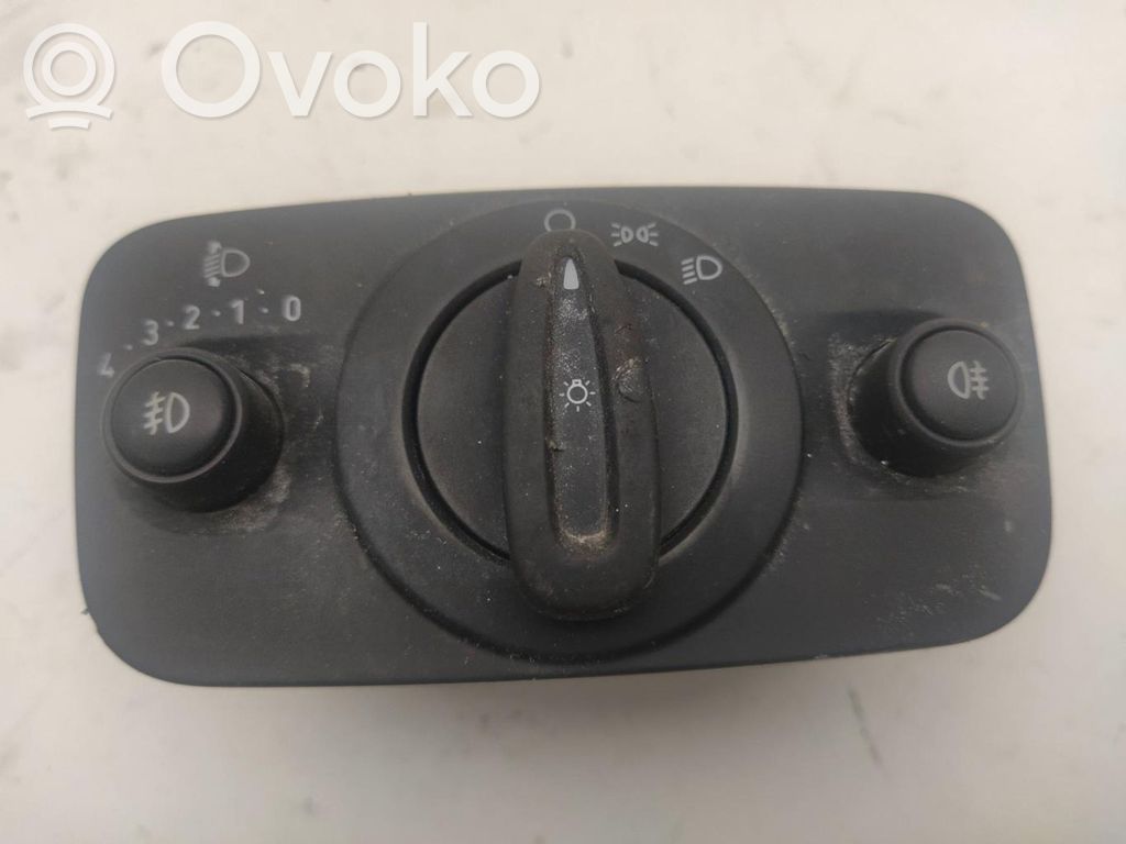 Lukturu slēdzis   8A6T13A024BB