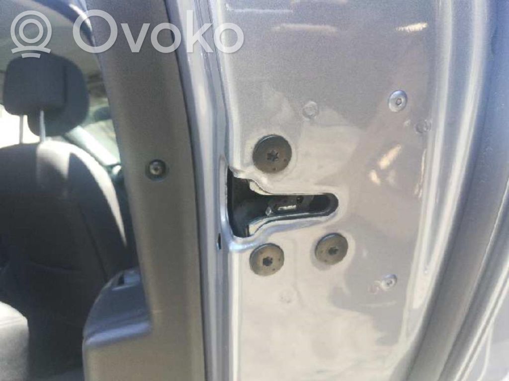 Cerradura de puerta trasera