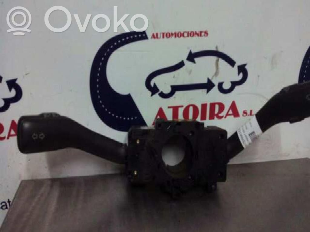 Interrupteur / bouton multifonctionnel   8L0953513