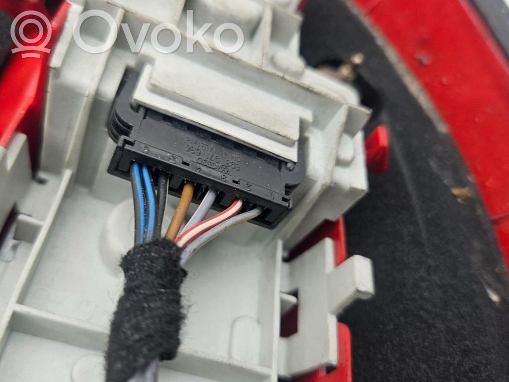 Takavalot   8L0945095B