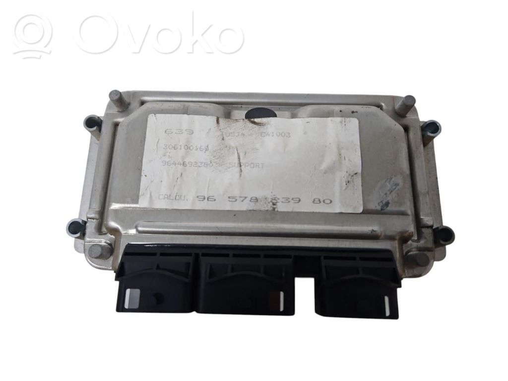 Unidad de control/módulo ECU del motor   0261207474