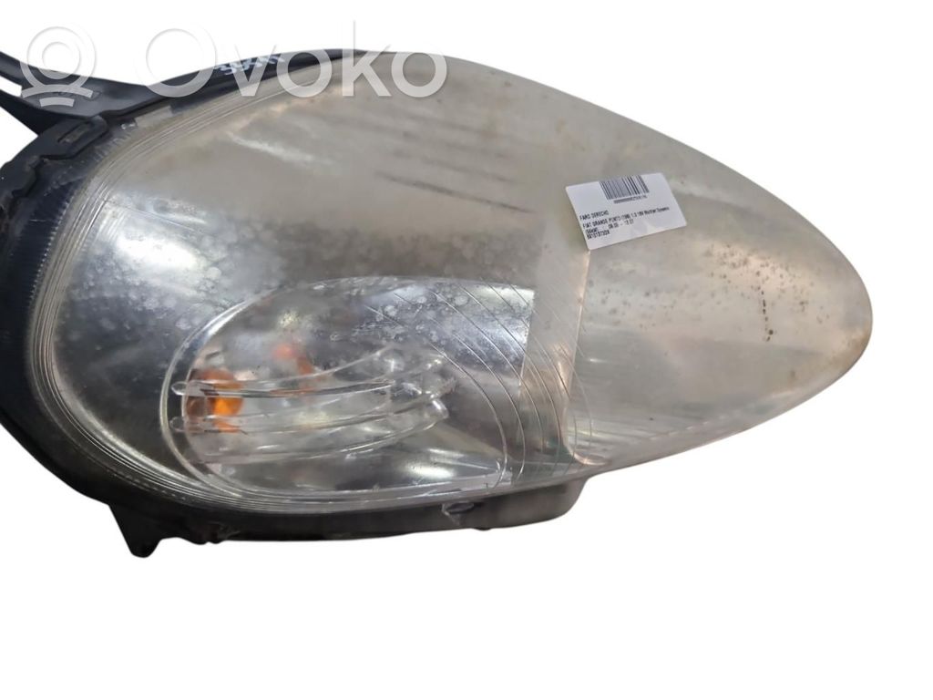 Fiat Punto (199) Lampa przednia