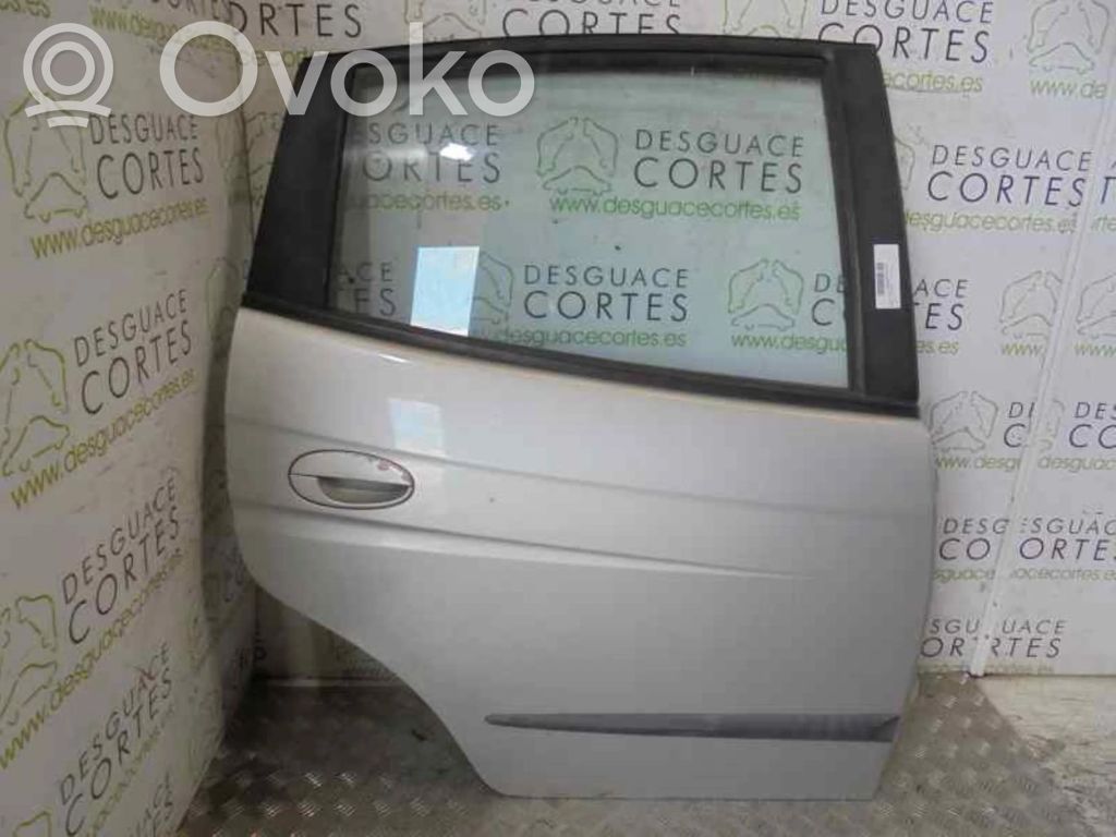 Puerta trasera   96386726