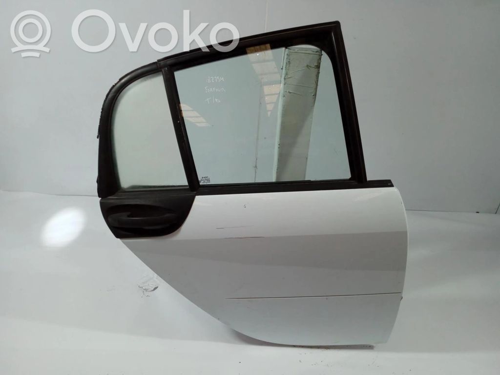 Puerta trasera   A4547300408