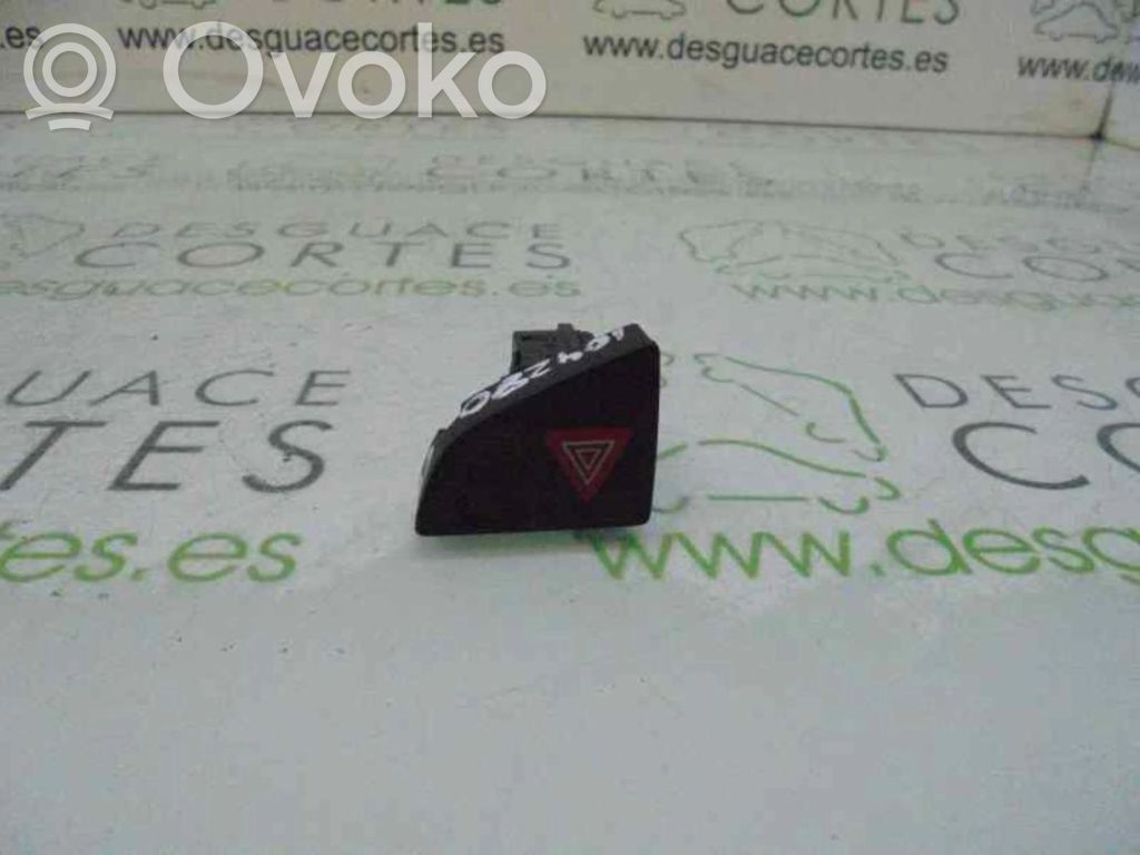 Botón interruptor de luz de peligro   649054