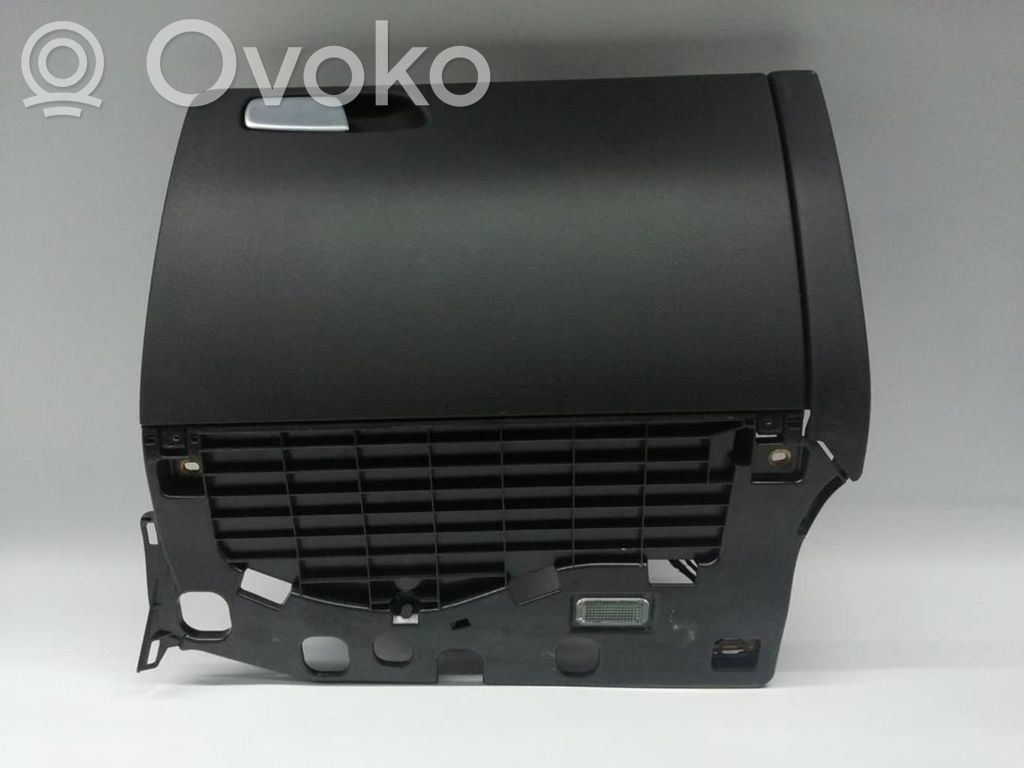 Guantera   8K1857104B