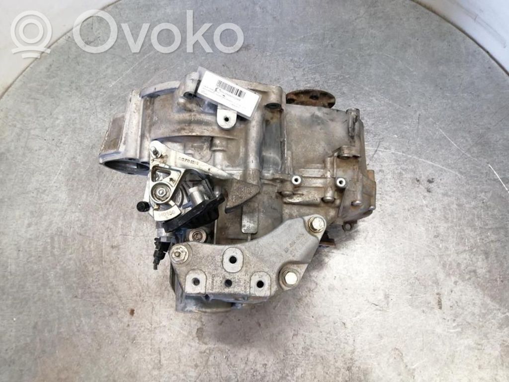 Volkswagen Tiguan Cutie viteze manuală cu 5 trepte 