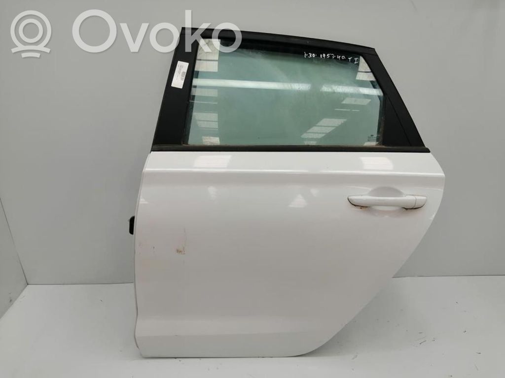 Puerta trasera   77003G4000