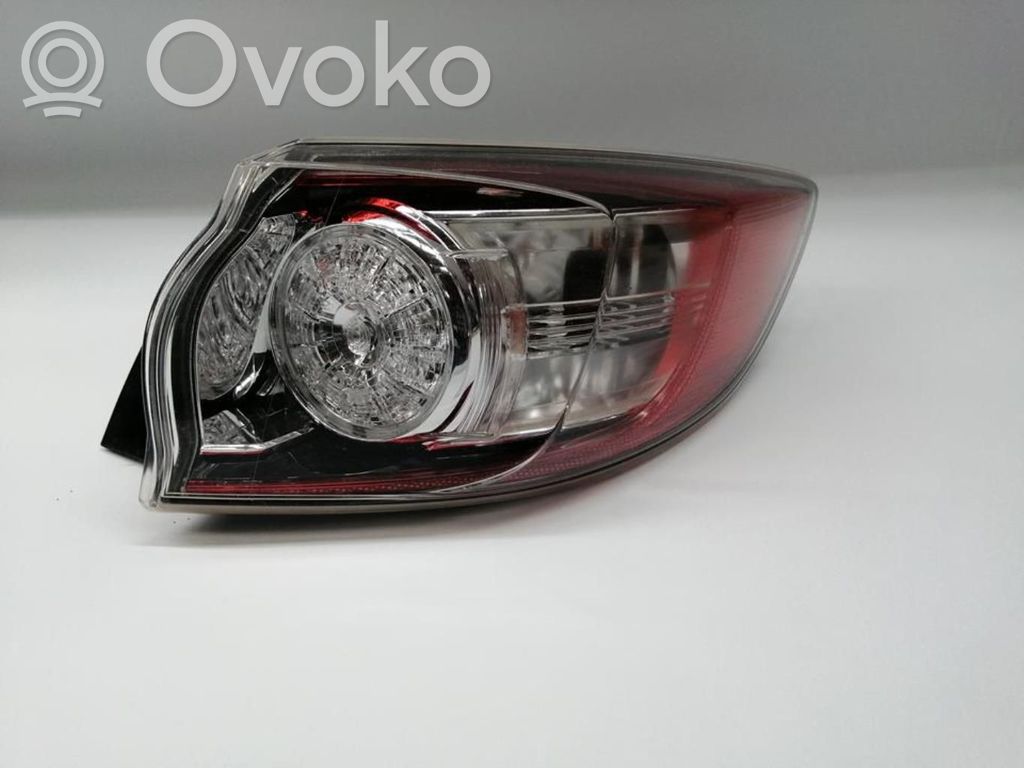 Mazda 3 II Aizmugurējais lukturis virsbūvē 