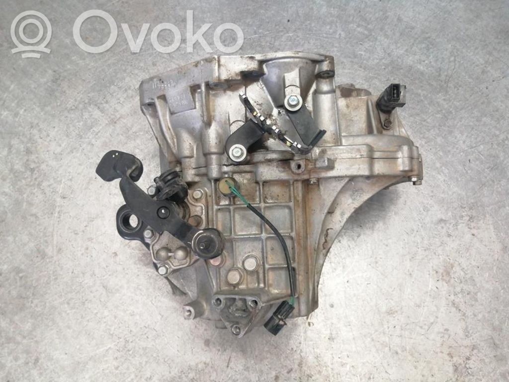 Manualna 5-biegowa skrzynia biegów   M91563