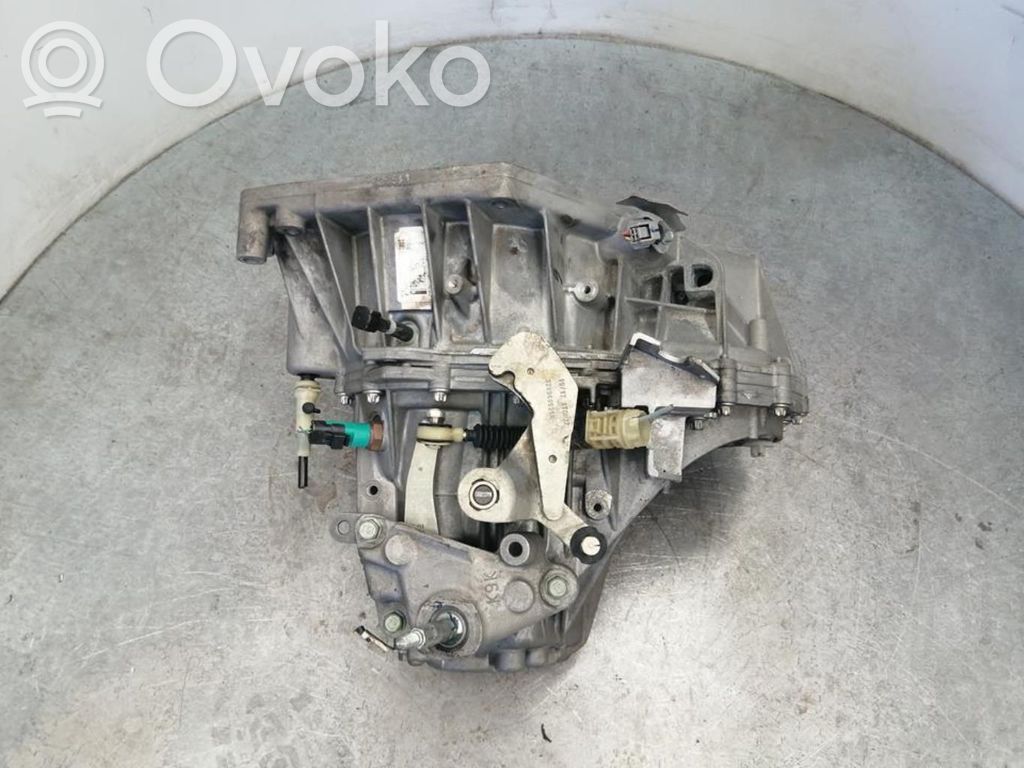 Nissan Juke I F15 5 Gang Schaltgetriebe 