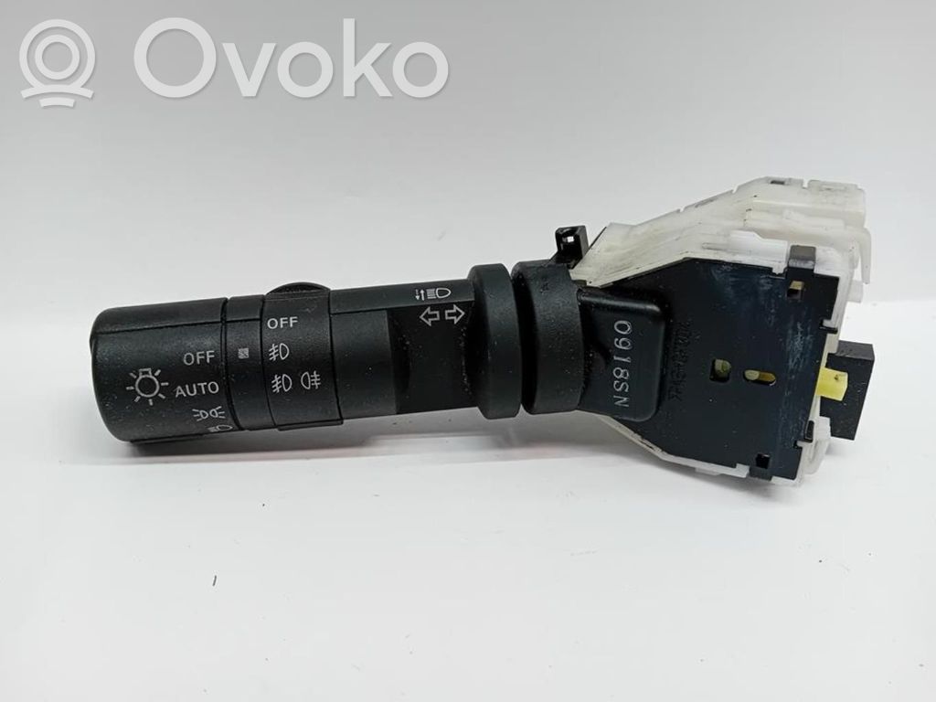 Nissan Qashqai Commodo, commande essuie-glace/phare 