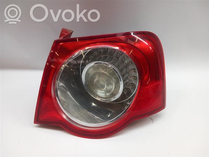 Volkswagen PASSAT B6 Lampa tylna 