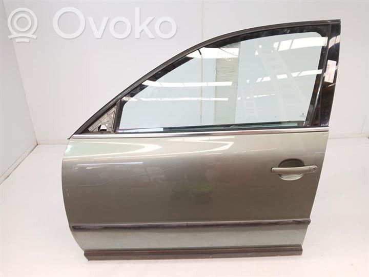 Volkswagen PASSAT B5 Drzwi przednie 