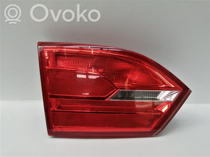 Volkswagen Jetta VI Lampy tylnej klapy bagażnika 