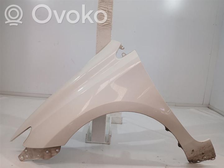 Toyota Auris E180 Aripă