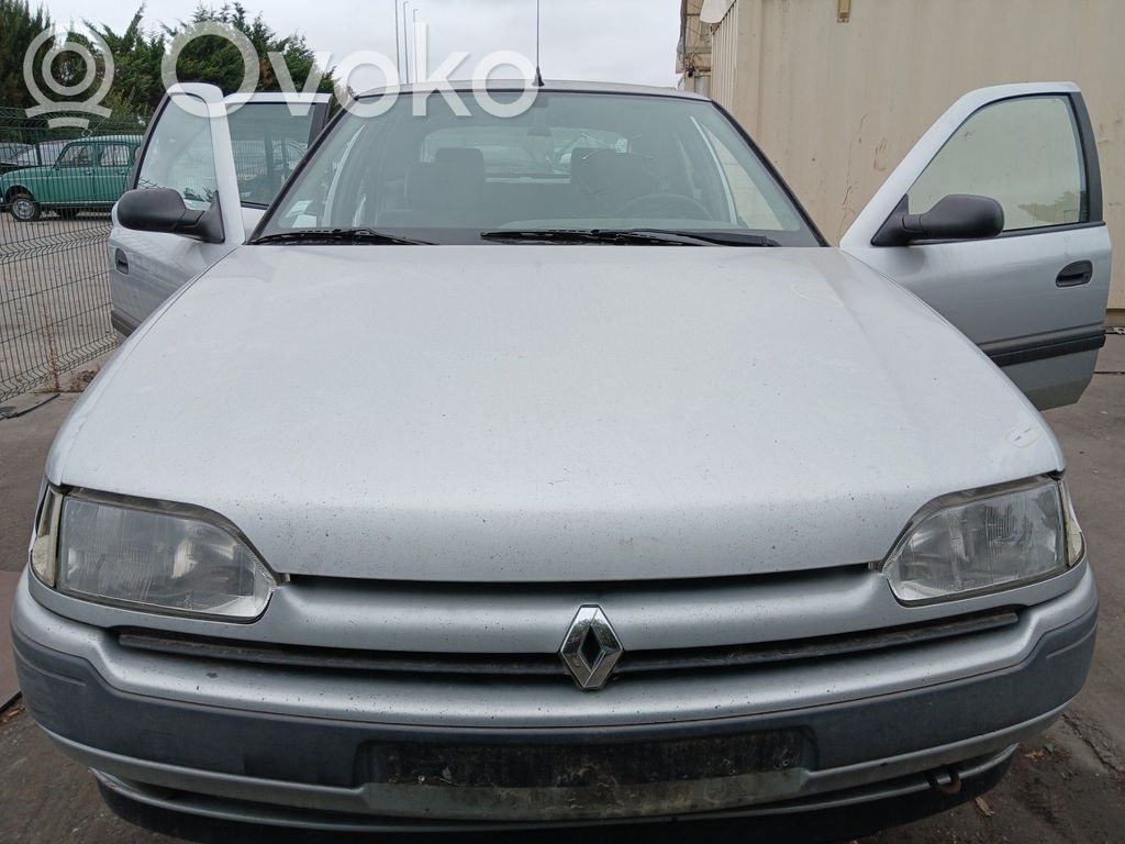 Renault Safrane Konepelti 