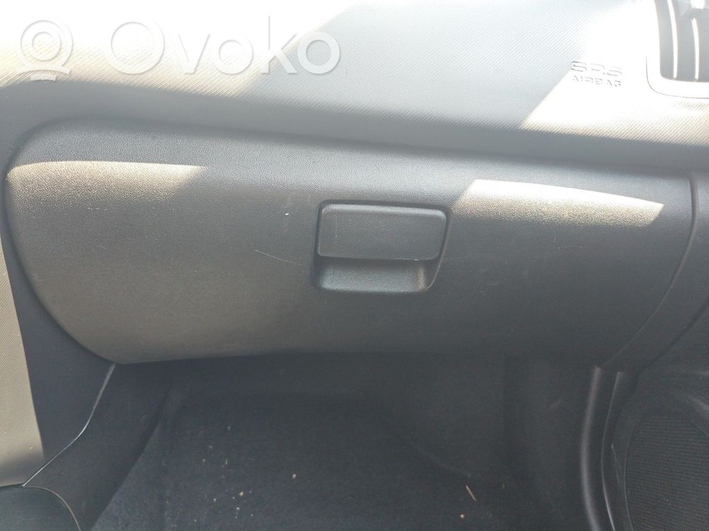 KIA Pro Cee'd I Juego guantera 