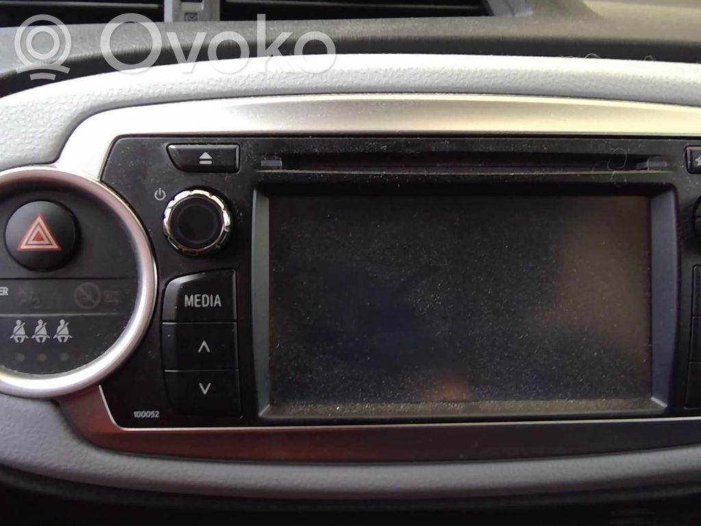 Toyota Yaris Panel / Radioodtwarzacz CD/DVD/GPS 