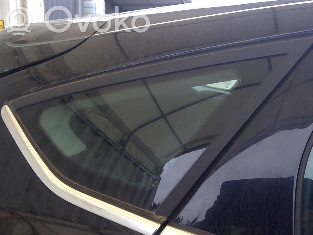 Rear side window   2010630