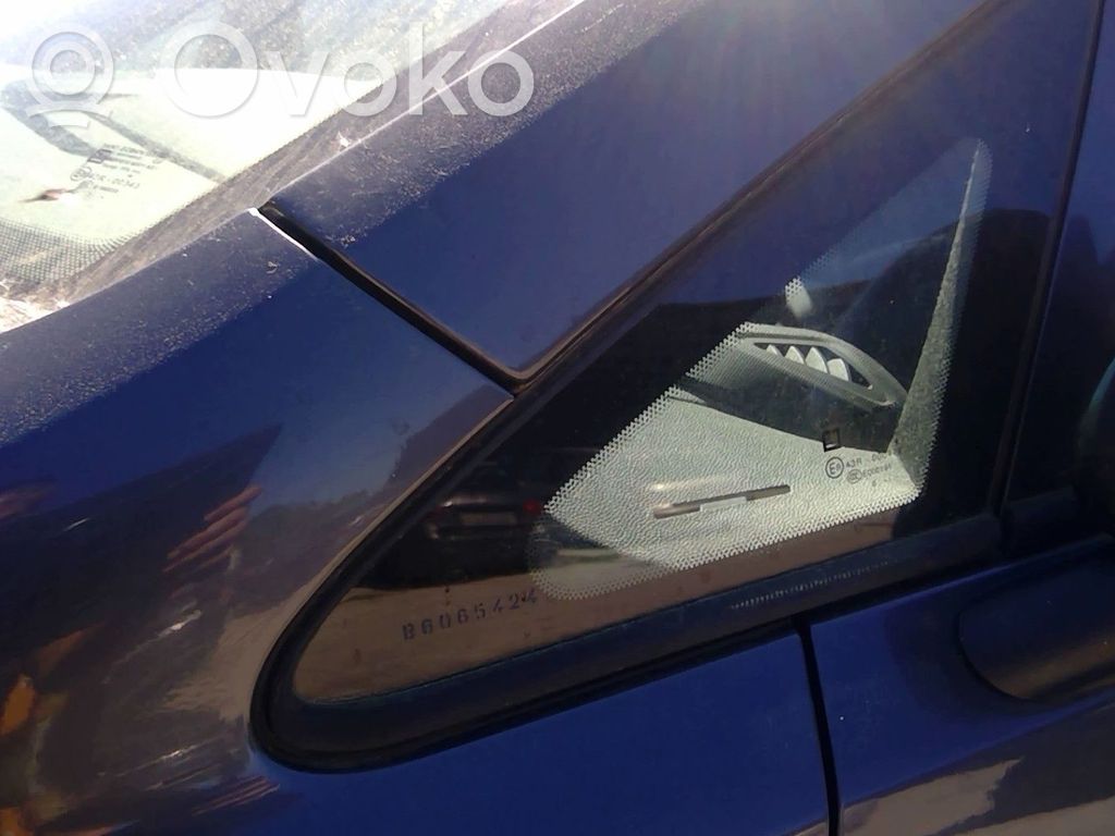 Opel Corsa D Front triangle window/glass 