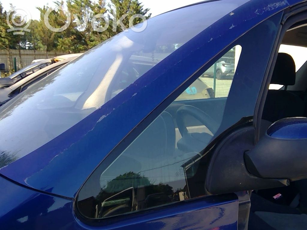Peugeot 1007 Szyba przednia karoseryjna trójkątna 