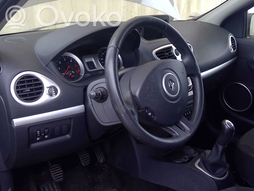 Renault Clio III Panelis 