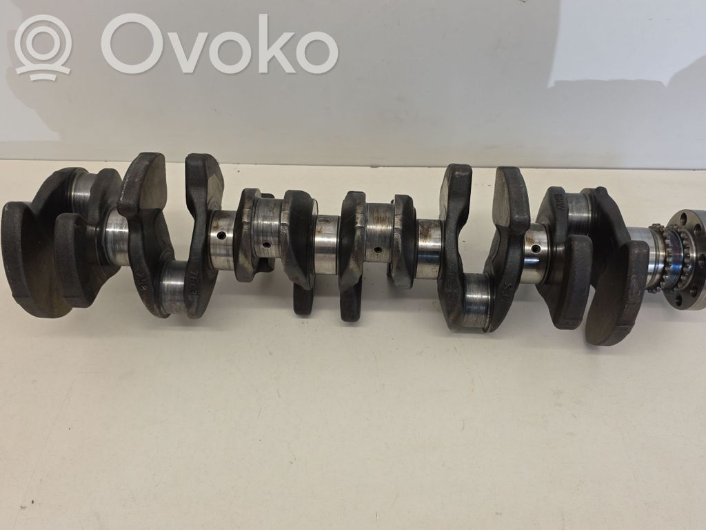 BMW 5 G30 G31 G38 Alkūninis velenas 