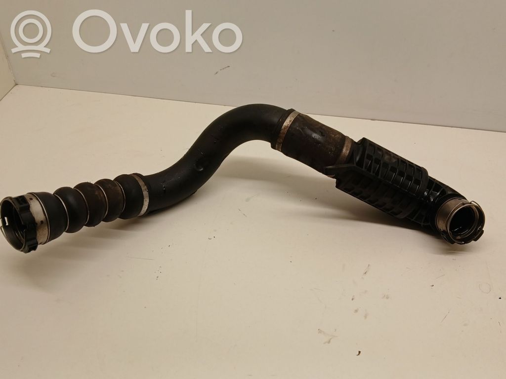 BMW 2 F46 Furtun/conductă intercooler 