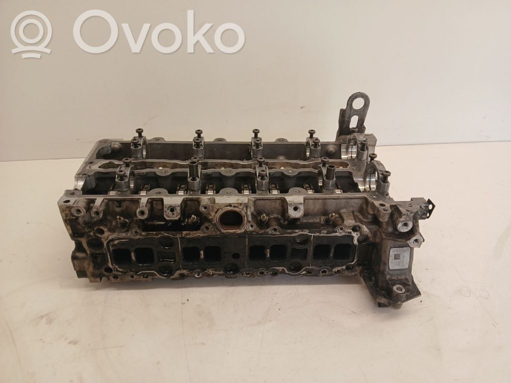 Mercedes-Benz C W205 Engine head 