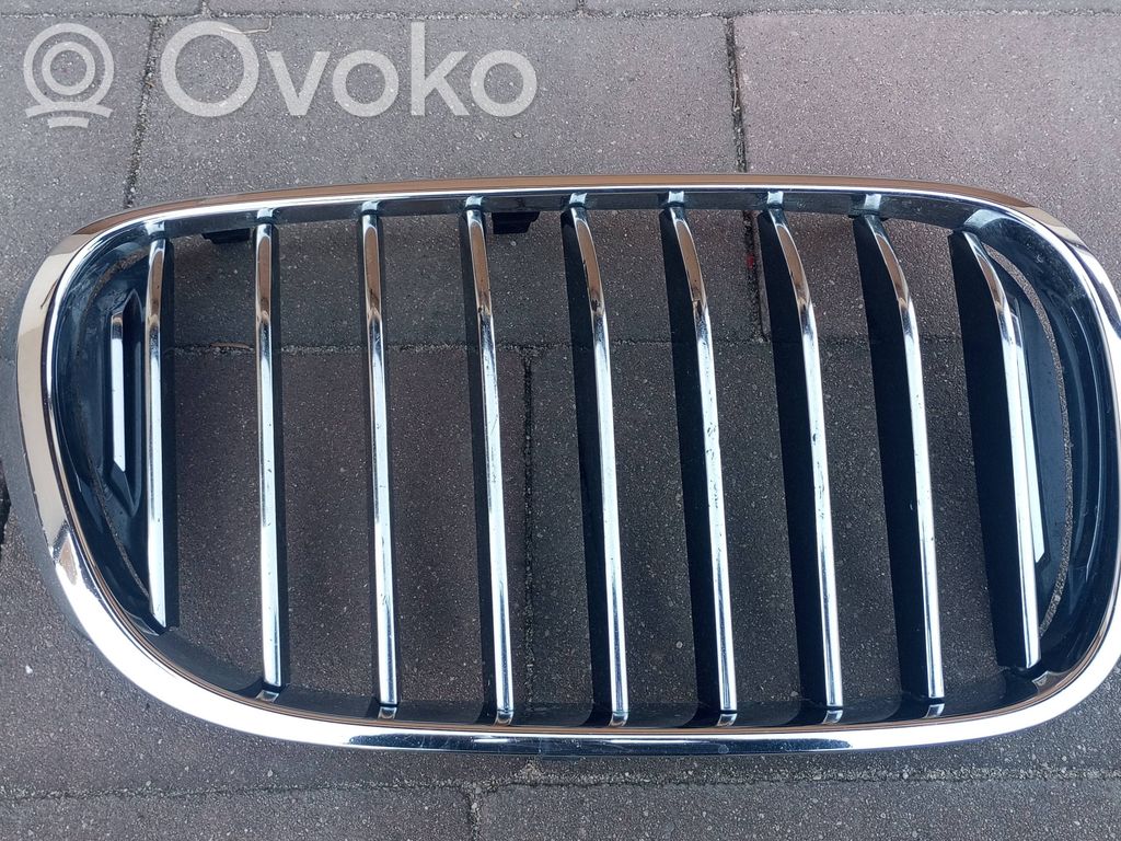 BMW 7 G11 G12 Griglia superiore del radiatore paraurti anteriore 