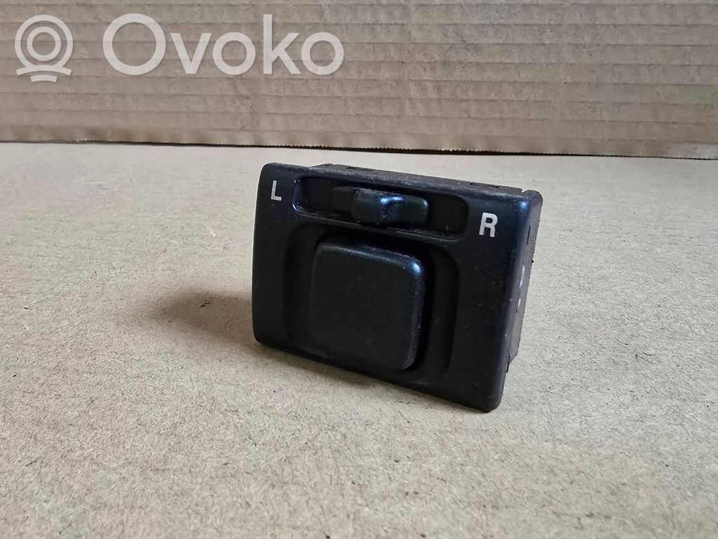 Wing mirror switch   3795075F00