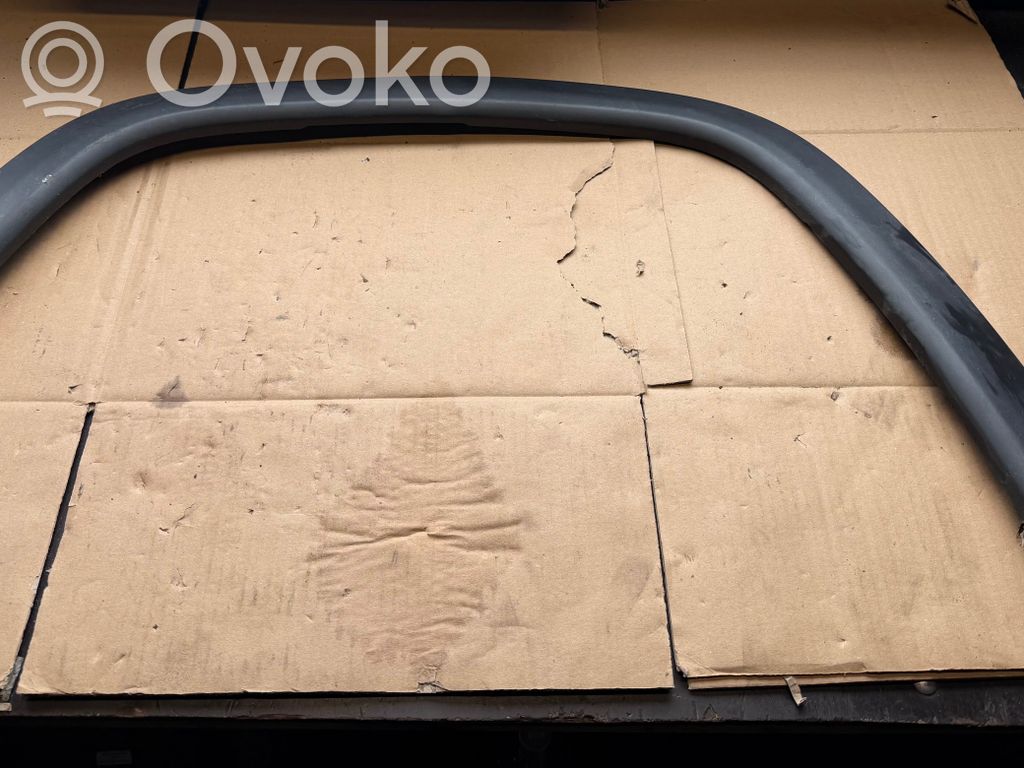 Jeep Grand Cherokee Listwa błotnika przedniego 