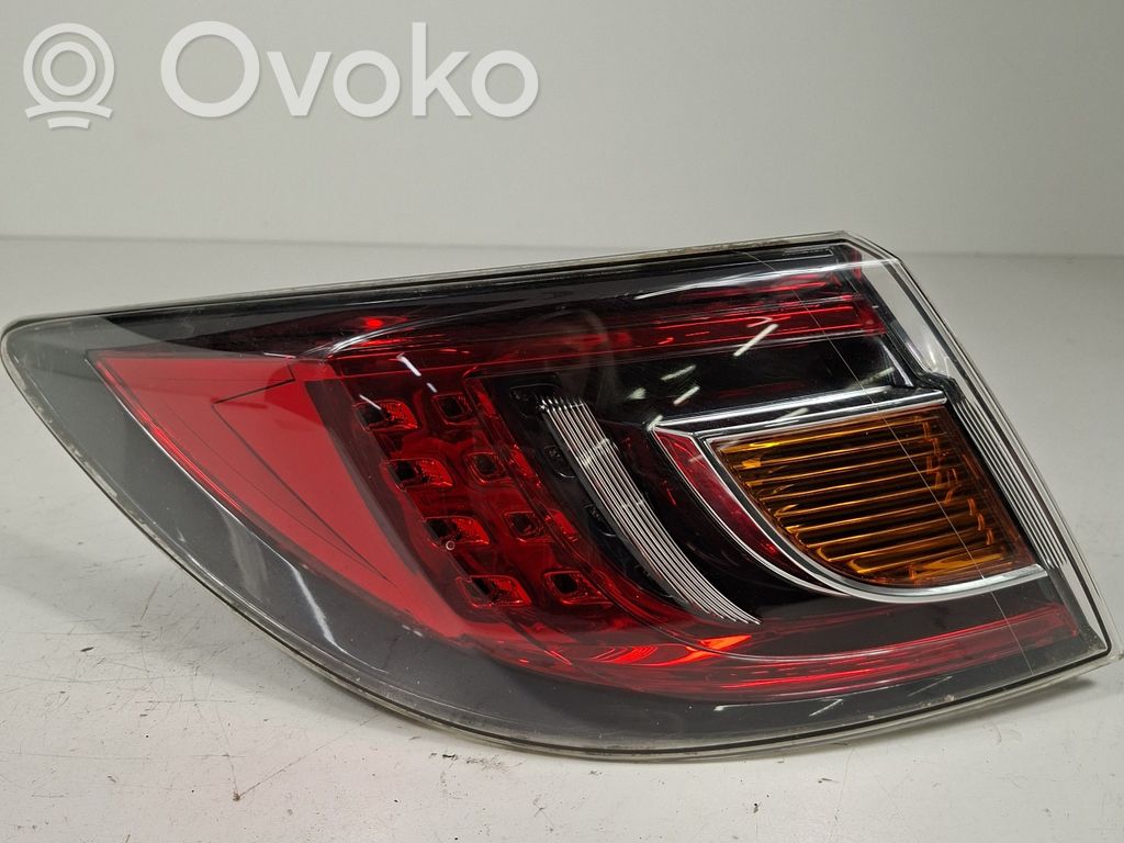 Mazda 6 Aizmugurējais lukturis virsbūvē 