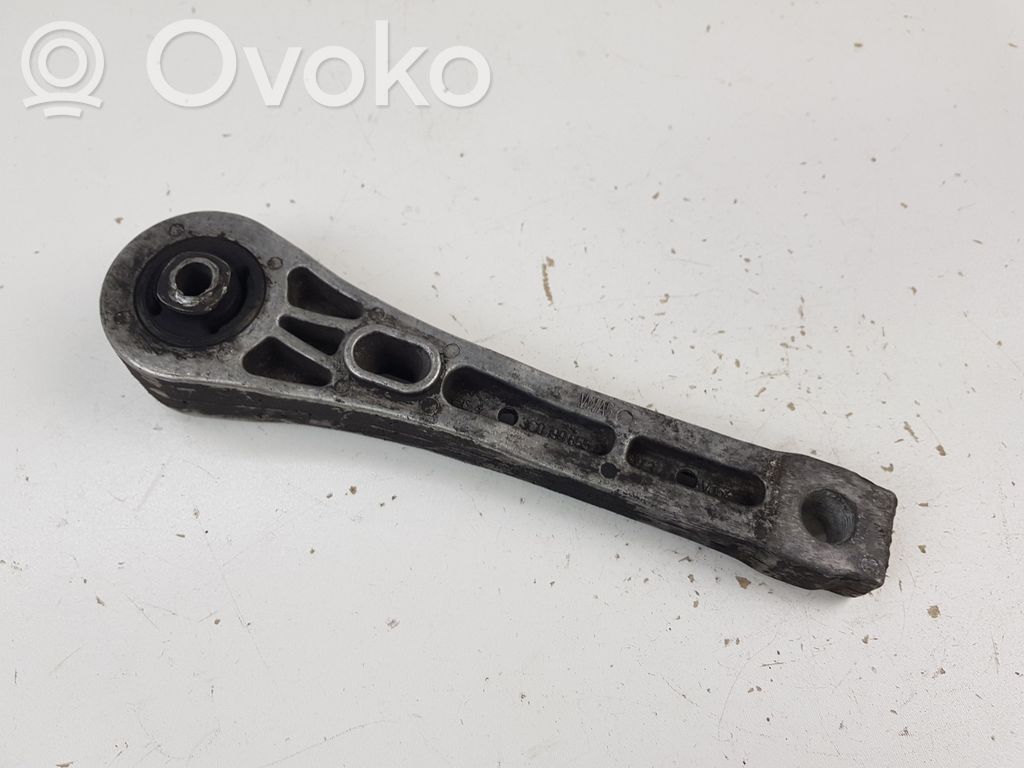 Volkswagen PASSAT B6 Engine mount bracket 