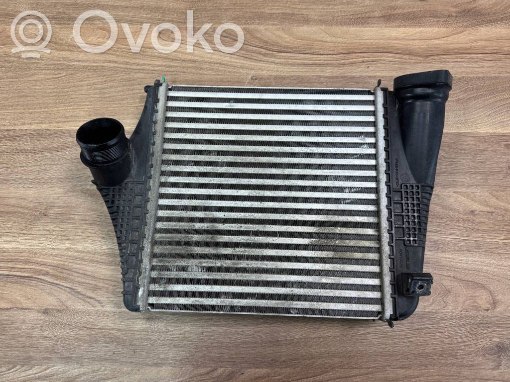 Audi Q7 4M Intercooler radiator 